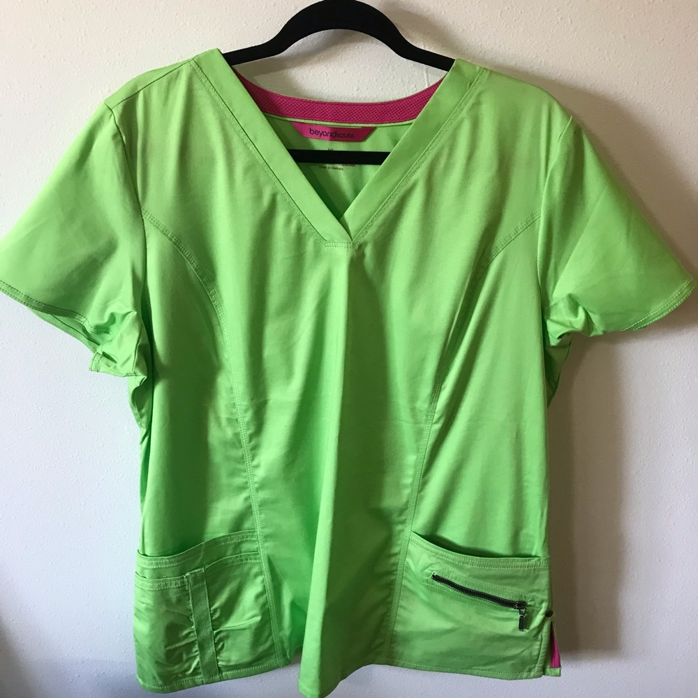 Beyond Scrubs Green Scrub Top NWT
